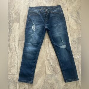 Judy Blue 15/32 CAPRT FIT  Distressed Women Jeans